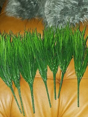 Artificial Green Grass Spray Stems - Pack of 8